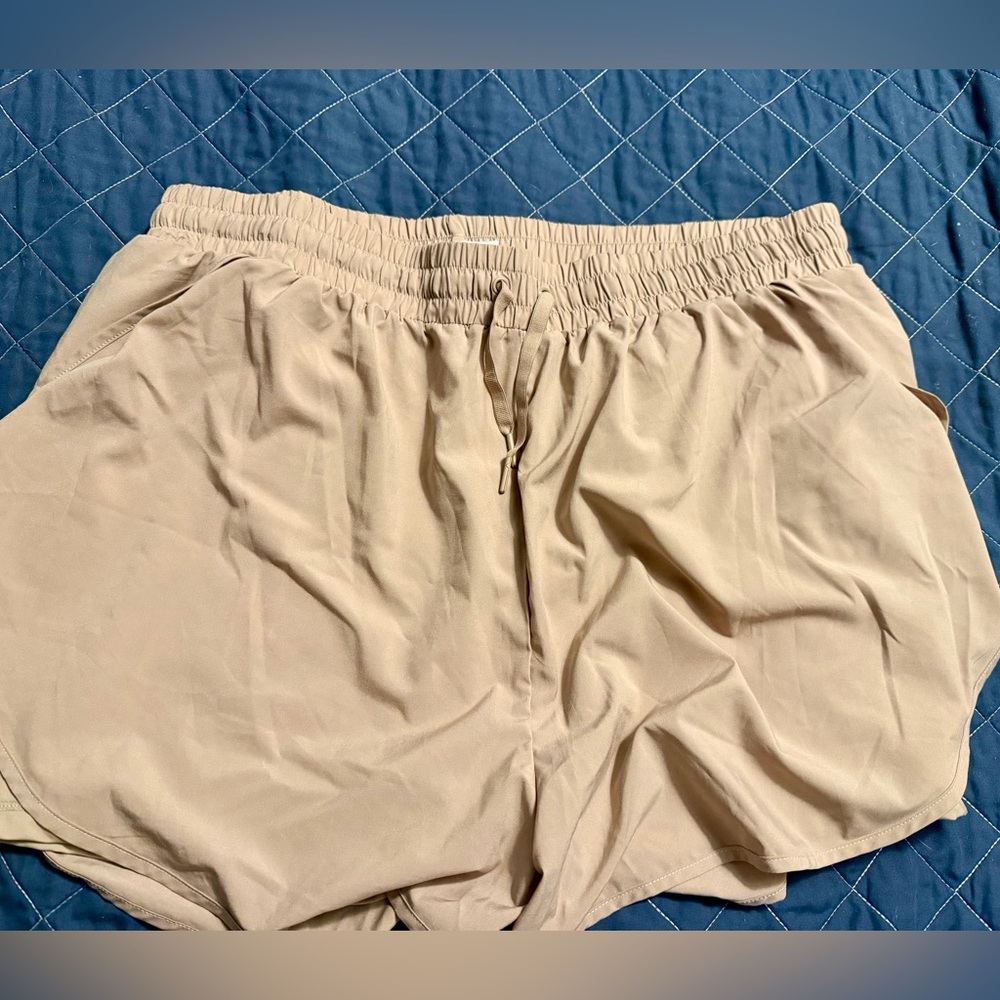 Buffbunny flow shorts